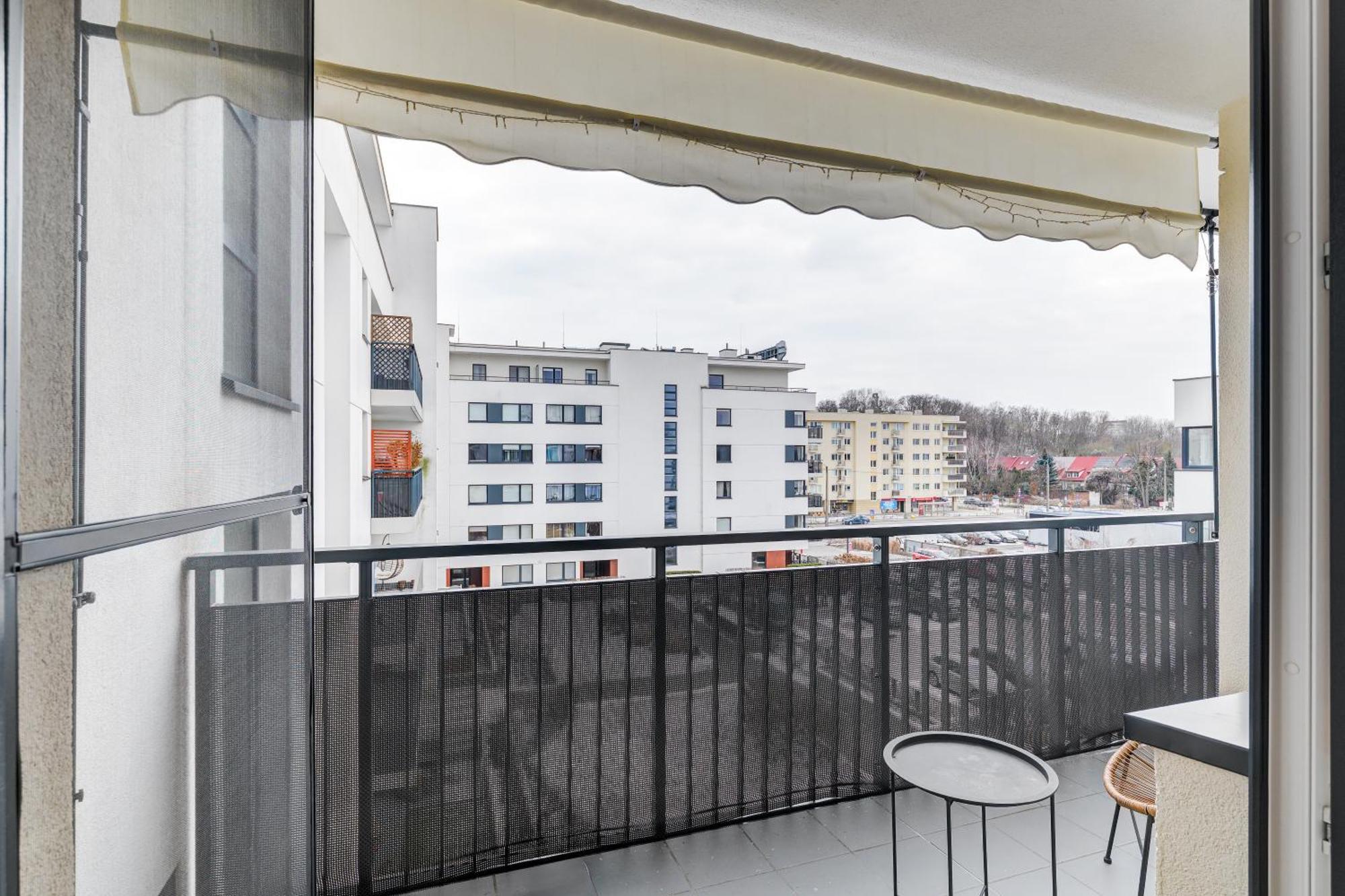 Apartment Bartycka 24b By Nyx